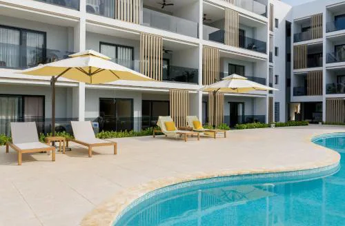 Beautiful apartment with direct access to the pool