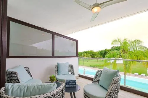 Comfy Retreat Balcony Grill Pool