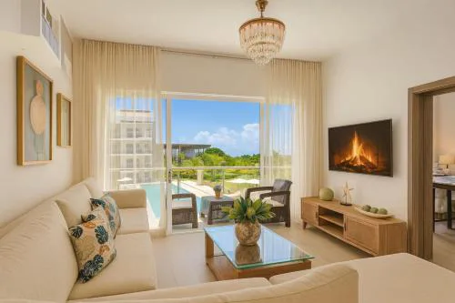 Elegant 2BR Apt, Steps to Hard Rock