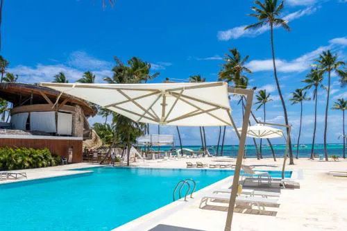 Family Getaway Apartment - Right On The Beach