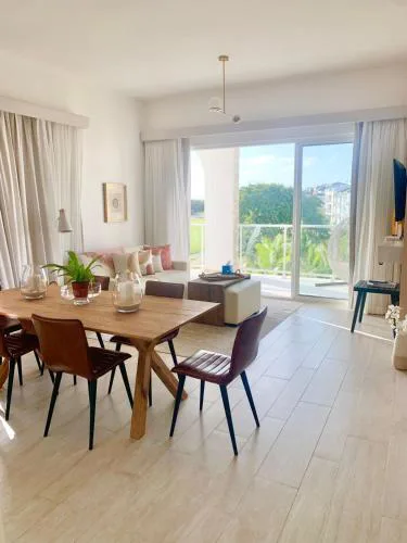 Golf & Lake View Oasis •Private Jacuzzi •Hard Rock