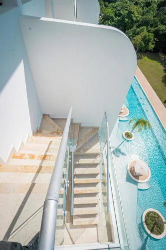 Golf View Penthouse with Private Rooftop & BBQ