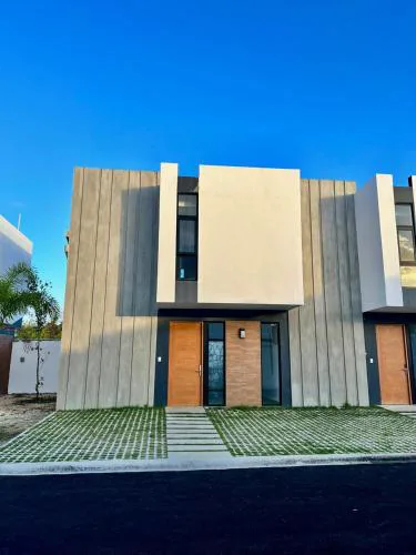 Laggo one houses