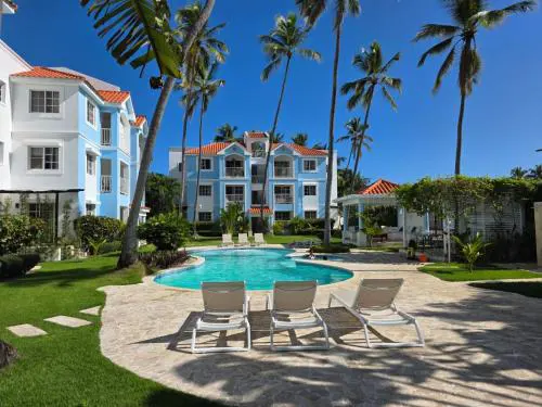 Madonna1 pool beach los corales Arenas de Bavaro