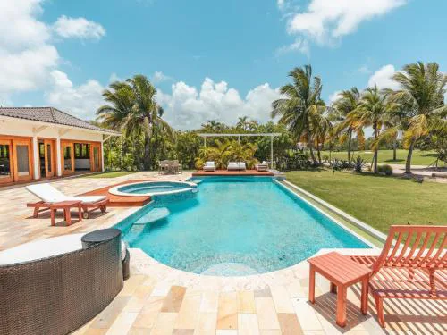 Majestic 5BR Villa with maid & jacuzzi in Cap Cana