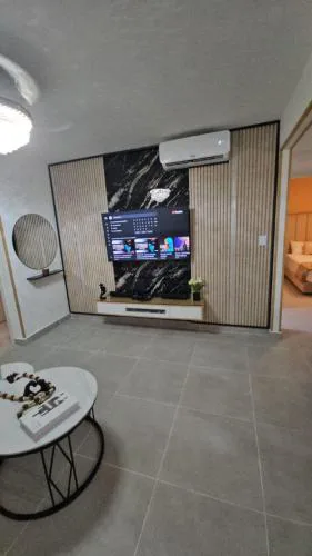 Modern Apartment Near Airport & Beach