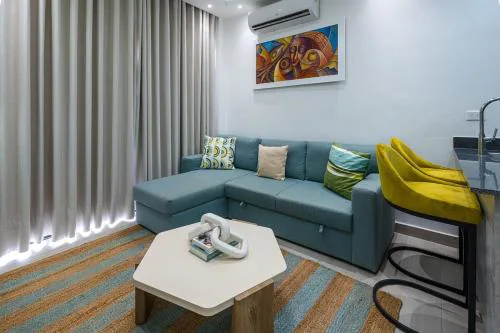 Modern apartment, on-site pool