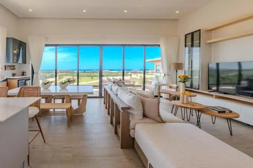New! Luxury PH with Pool Golf & Ocean Views