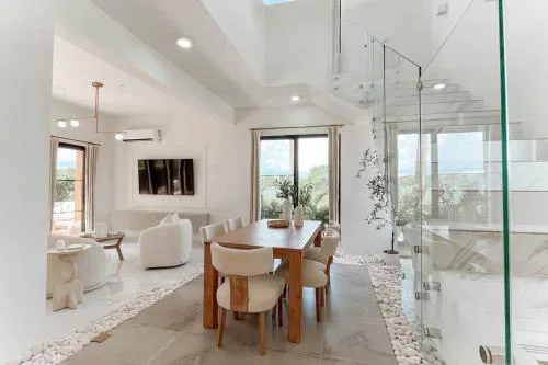 Organic Luxury Villa With Pool & Beach Access