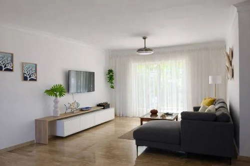 Punta Cana, Apto 2BR para 6 con Piscina y WiFi cerca de la playa