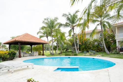 Relax in this stylish 2 bedroom 1 bathroom apartment