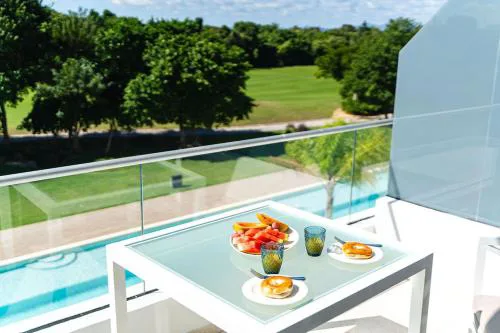 Single Loft Best Pool Views! Cana Rock Star G-205
