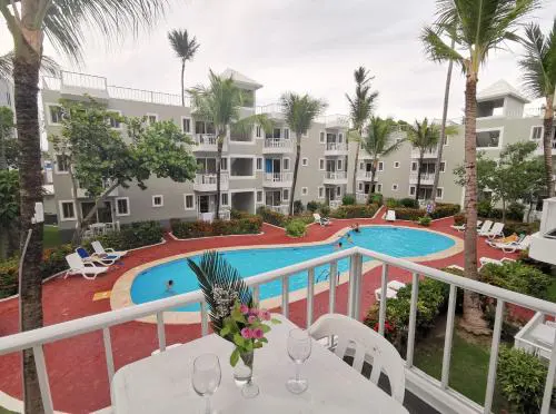 Studio garden view and pool access
