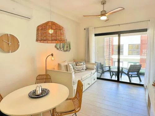 Tropical Apartment King Bed artificial beach and golf course