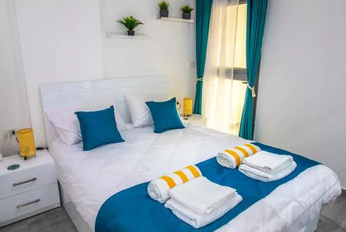 2 Bed Resort Apt-Sleeps 4-Balcony-Hotel Services