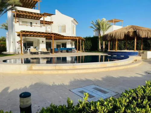 5 bedroom villa with private pool at el gouna