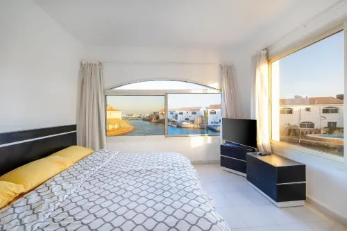 Aden Beach - Sea View room with beach access in Villa