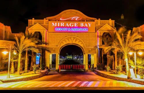 Apartment 2 bedroom and 2 Bathroom pool view at mirage bay