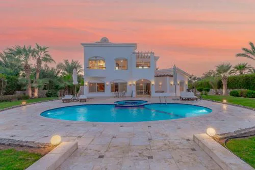 Beautiful 4 BDR Villa With Private Pool