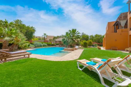 Charming Apartment with Pool in prime location