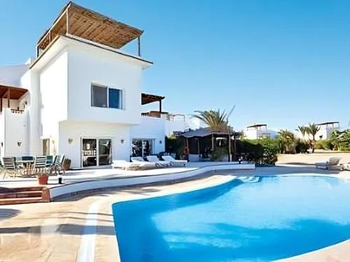 Coral Blue 'An expansive spacious 4 bedroom villa in El Gouna'