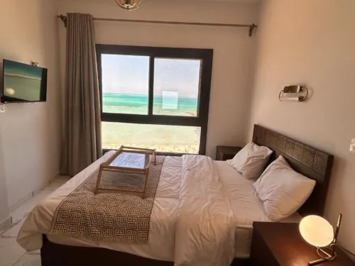 Cozy 1-Bedroom Chalet with Sea View