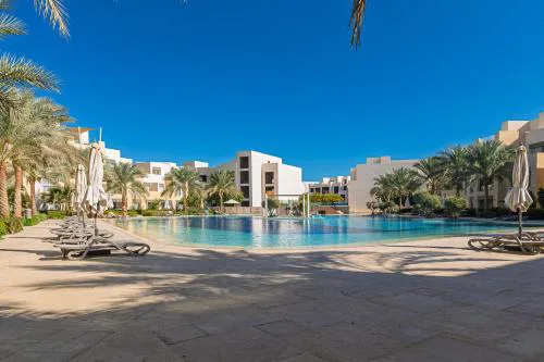 Cozy 1BR Apartment in Mangroovy with pool
