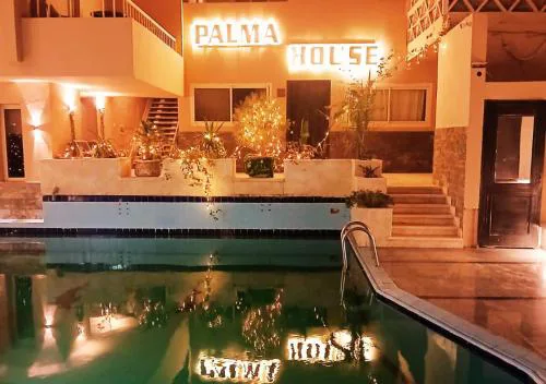 Cozy 1BR Pool View Apartment Steps from the Beach