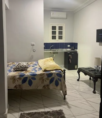 Cozy Studio on Sheraton Road near Metro Market