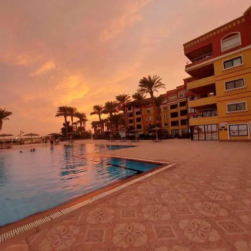 Esplanada Beach Apartment, no single men