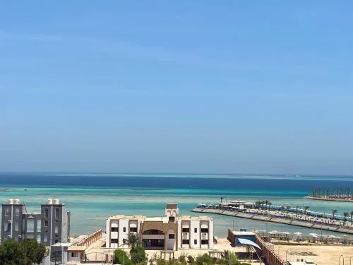 شقة مجهزة امام البحر