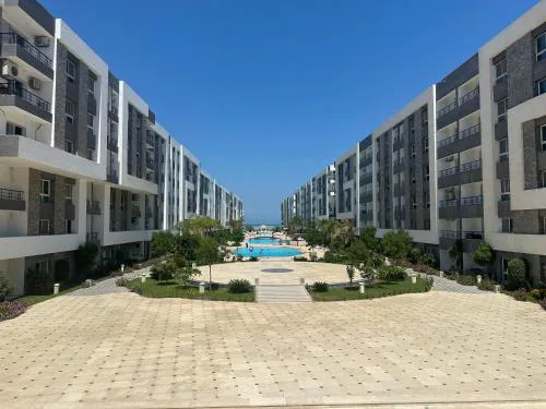 فنادير باي