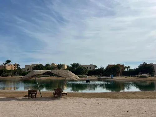 Lagoon-Front 3BR Townhouse in Upper Nubia