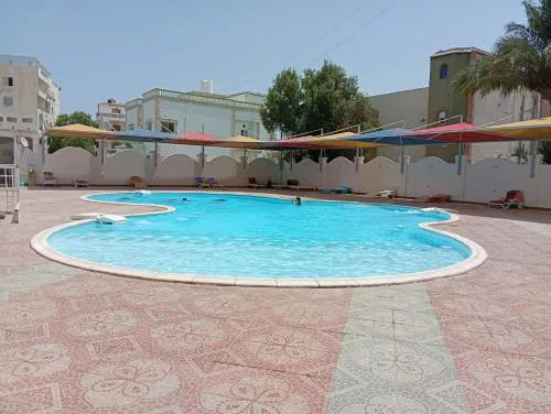 Makramia Compound