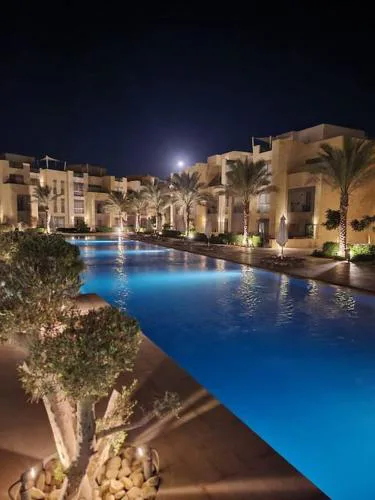 Mangroovy - 1BR GF +2 wall beds Garden & Pool view