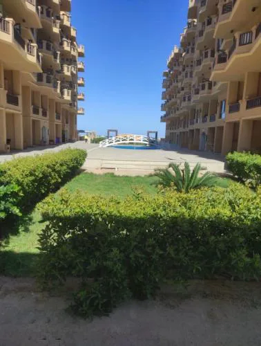 Modern 1BR Seaside Apartment C1 in Turtles Beach