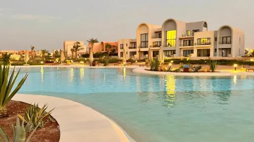 Modern Kamaran Apartment with Lagoon Pool - El Gouna