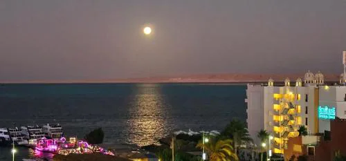 ROOF TOP 12 Seaview