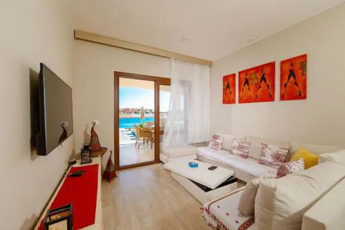 Sabina Lagoon view 2BR Apartment