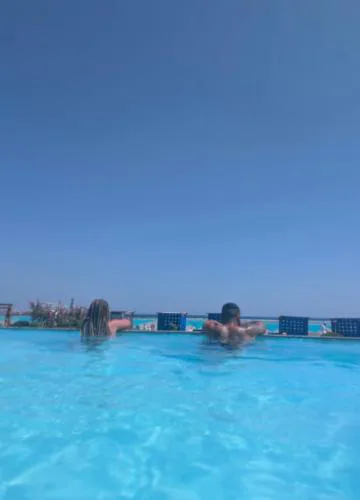 Sahl Hasheesh Finest Chalet - Gravity resort beachfront family 2 bedroom - garden pools view waterpark NON EGYPTIAN ONLY