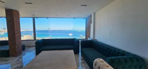 Sea view Penthouse sea front city center 11