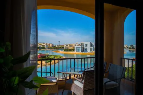 Serene Tawila Oasis - 2BR - Pool & Lagoon Views