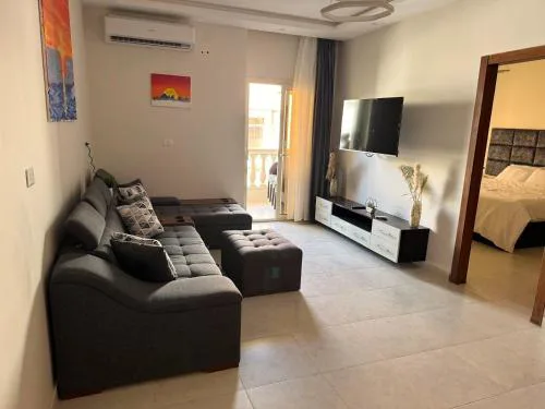 Spacious City Apartment near New Marina- 3 min walk to beach