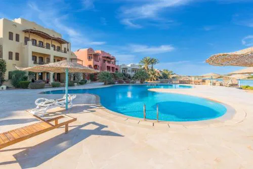 Special style apartment with pool at lagoon