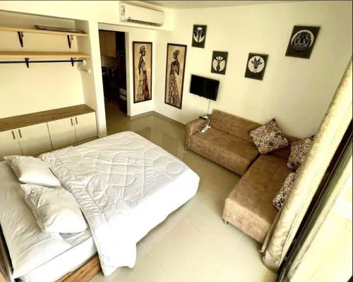 Studio Escape G Cribs