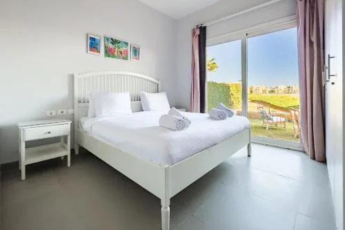The 2BDR Warmhearted Waterside Apt
