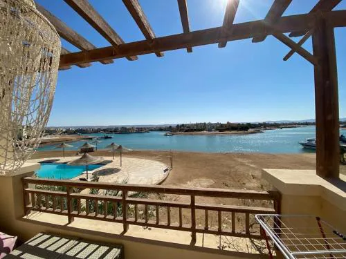 The Charming Beachfront Retreat in Fanadir