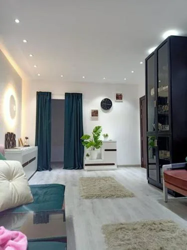 2 Bedroom+Garden, Lakes near AUC