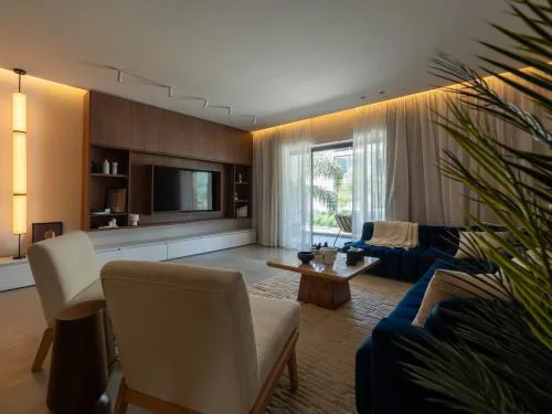 2BR Luxury serviced apartment at lake view residence