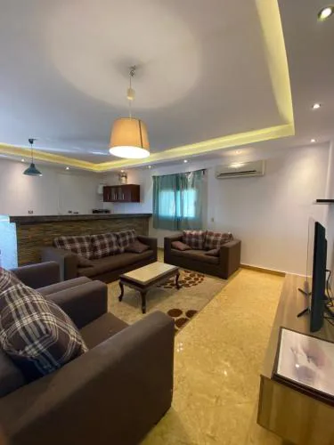 90m Roof 2 bedrooms apartment 5th settlement walking distance from AUC